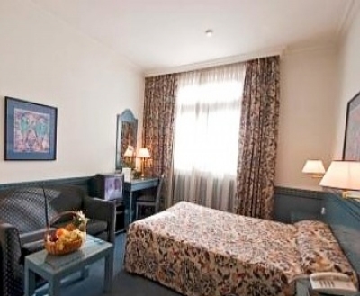 Cheap hotels on the Madrid 2203