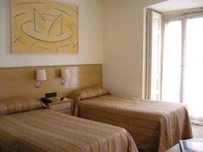 Cheap hotels on the Madrid 2555