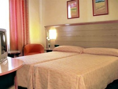 Cheap hotels on the Madrid 3386