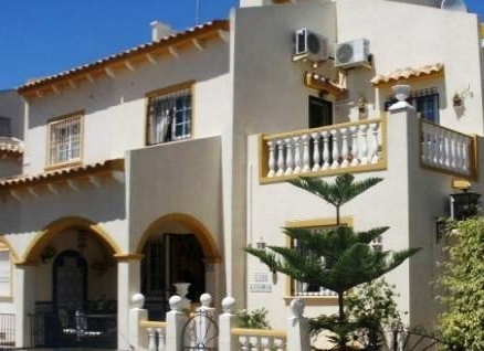 Villamartin property: Townhome for sale in Villamartin 33034