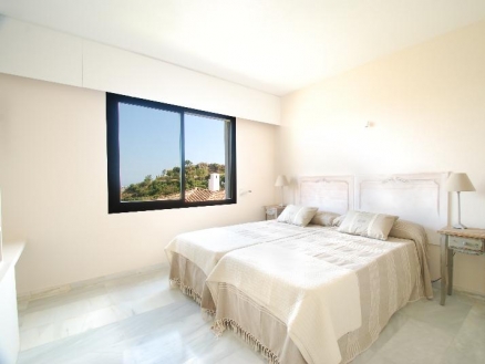 Benahavis property: Apartment for sale in Benahavis, Malaga 33506