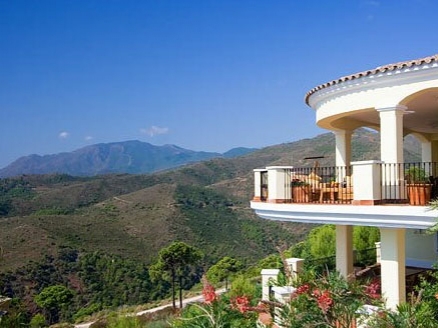 Benahavis property: Villa with 6 bedroom in Benahavis 33536