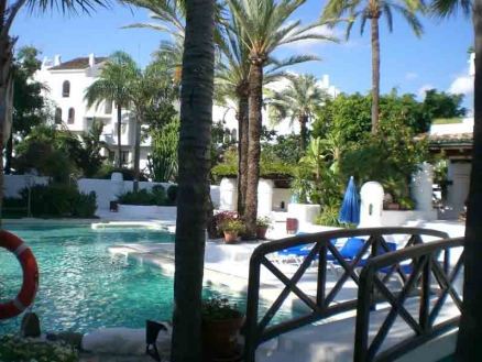 Puerto Banus property: Penthouse with 3 bedroom in Puerto Banus 33575