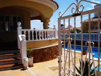 Villamartin property: Villa for sale in Villamartin 4212