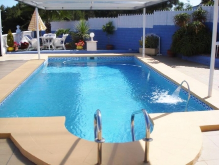 Villa for sale in town, Alicante 48013