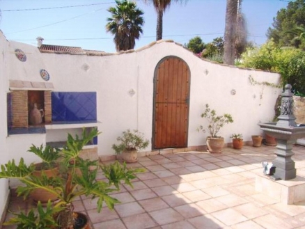 Alicante property | 2 bedroom Villa 48037