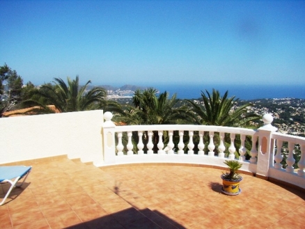 Villa for sale in town, Spain 48046