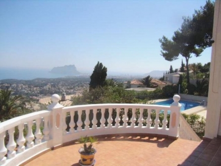 Villa for sale in town, Alicante 48046