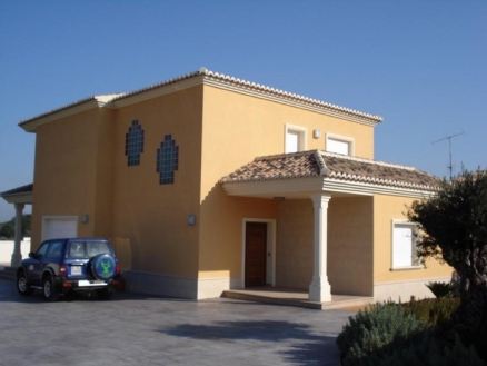 Villa for sale in town, Alicante 48050