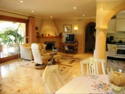 Villa with 4 bedroom in town 48076