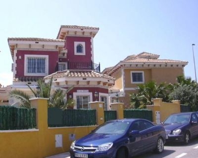 Villa for sale in town 48656