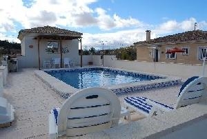 Pinoso property: Villa with 4 bedroom in Pinoso 48975