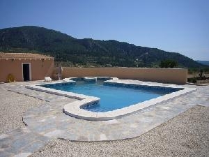 Villa for sale in town, Spain 49058