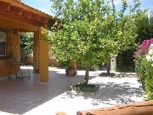 Villa for sale in town, Spain 49155