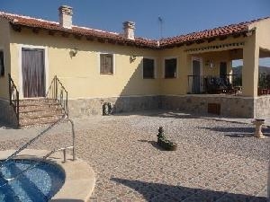 Villa with 4 bedroom in town 49297