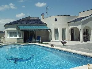 Villa for sale in town 49341