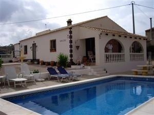 Villa for sale in town 49393