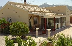 Villa for sale in town 49542