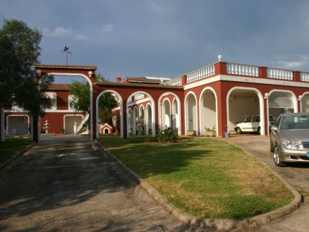 Villa for sale in town, Spain 51423