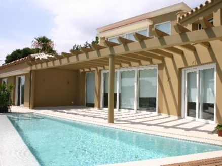 Villa for sale in town, Spain 51425