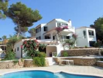 Villa for sale in town 51456