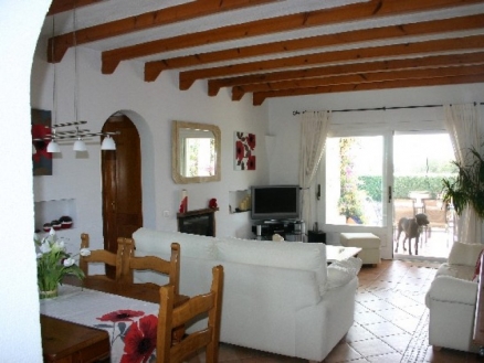 Villa for sale in town, Spain 51465