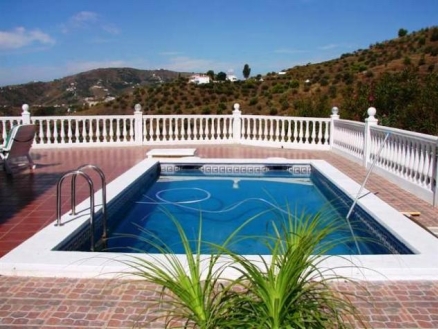 Villa for sale in town, Spain 53857