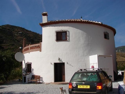 Villa for sale in town, Spain 53930