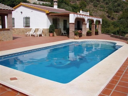 Villa for sale in town, Spain 53947