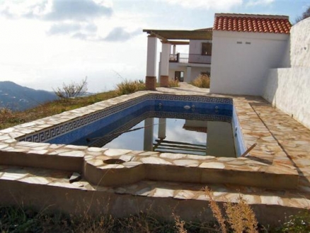 Villa for sale in town,  54066