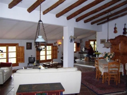 Villa for sale in town, Spain 54098