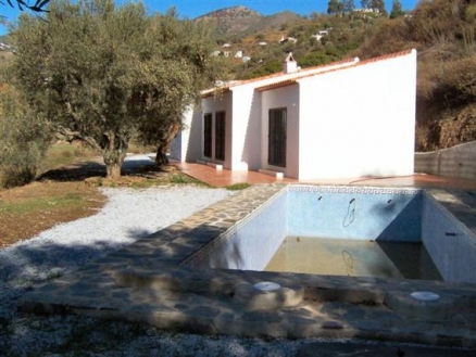 Villa for sale in town, Spain 54099