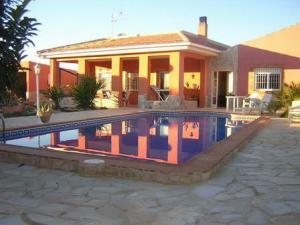 Villa for sale in town 54702