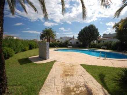 Villa for sale in town, Spain 68821