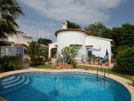 Villa for sale in town 68823