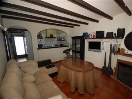 Villa for sale in town, Spain 68844