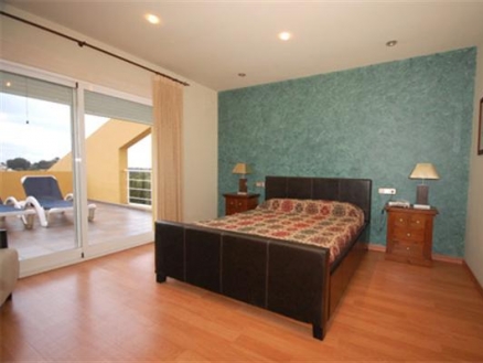 Villa with 4 bedroom in town, Spain 68898