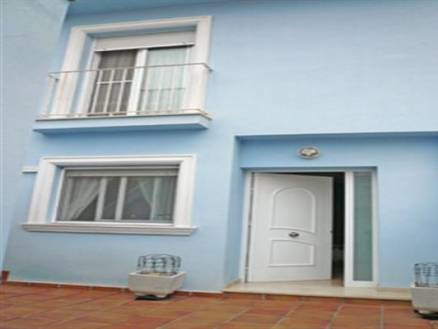 Villa for sale in town, Spain 68908