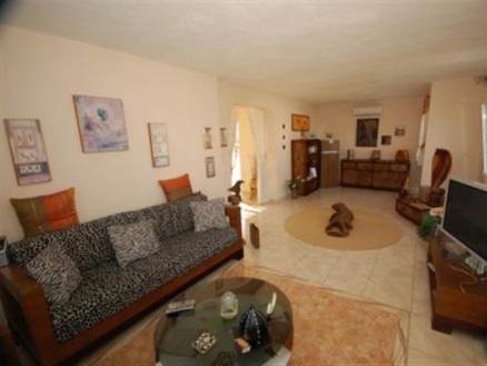 Villa for sale in town, Spain 68916