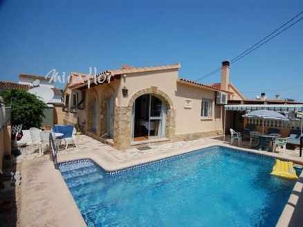 Villa for sale in town 68940