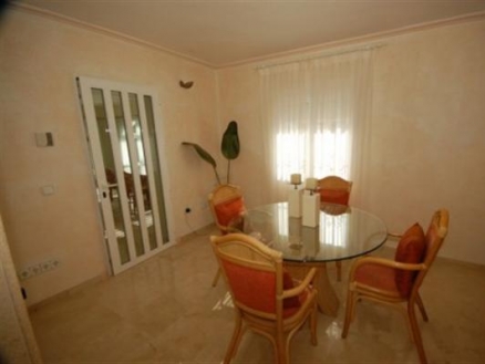 Villa for sale in town, Alicante 68955