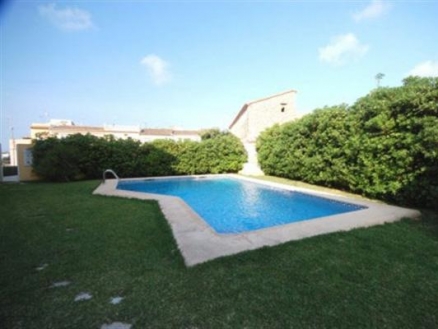 Villa with 4 bedroom in town 69041