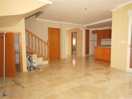 Villa for sale in town, Alicante 69041