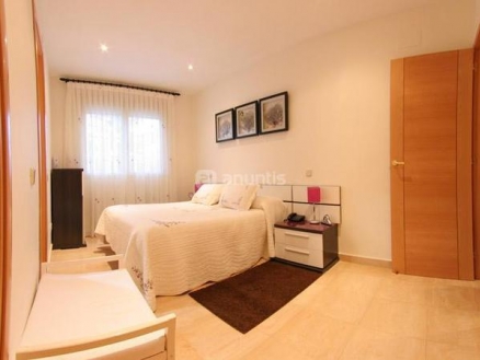 Madrid property | 3 bedroom Villa 69187