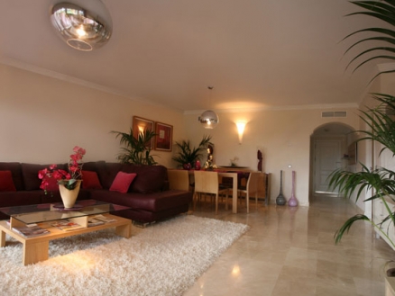 Benahavis property: Penthouse with 3 bedroom in Benahavis 69371