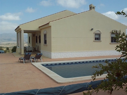 Villa for sale in town 102081