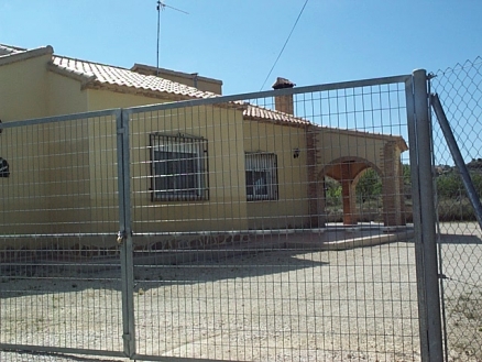 Villa for sale in town 102152