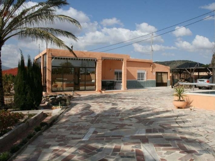 Villa for sale in town 102168