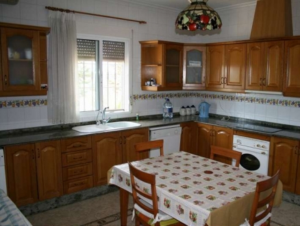 Villa with 3 bedroom in town 102183