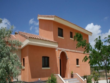 Villa for sale in town 102196